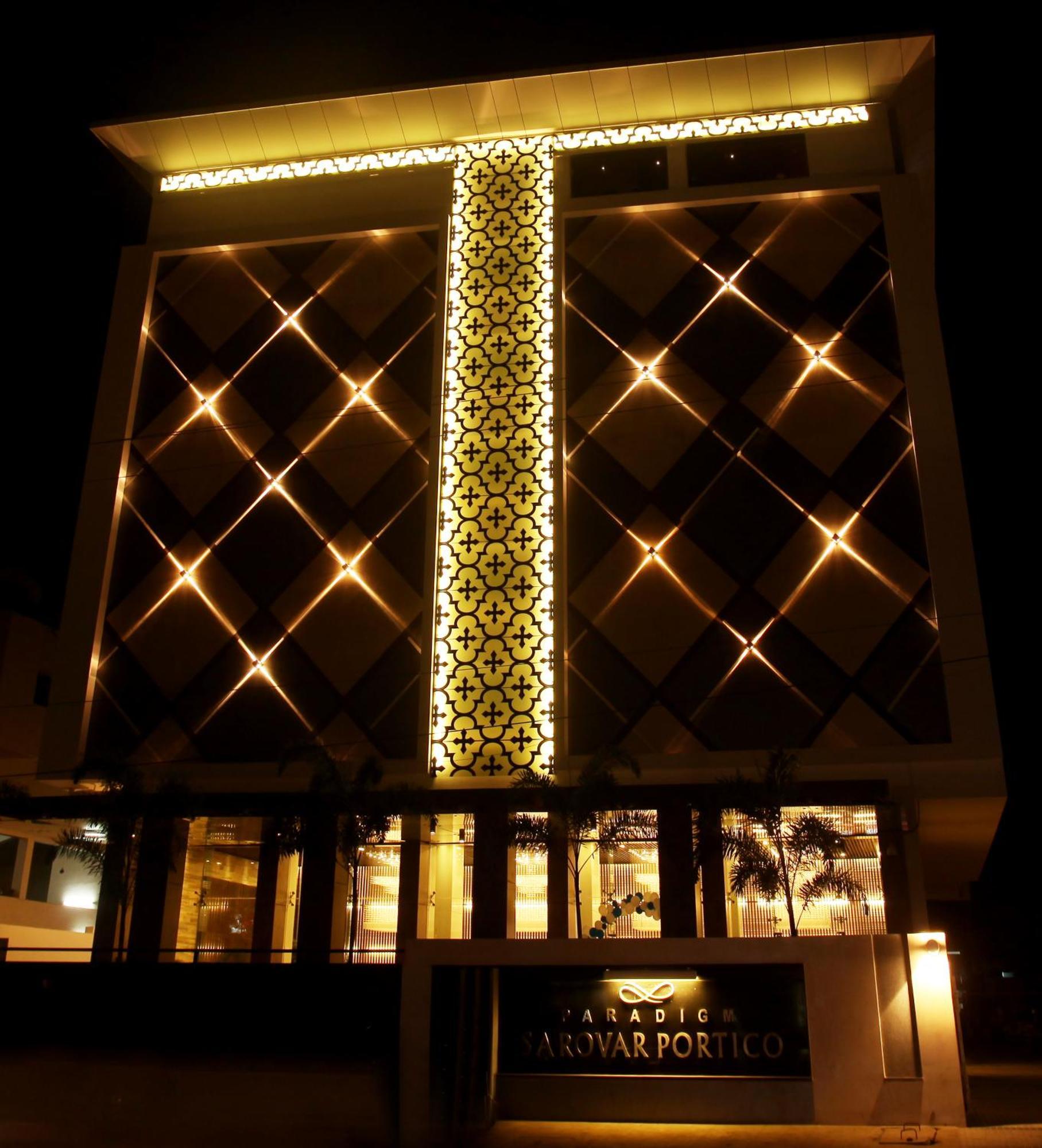 Paradigm Sarovar Portico Kākināda Exterior foto