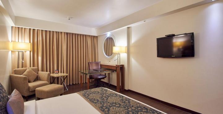 Paradigm Sarovar Portico Kākināda Exterior foto